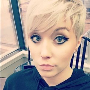 Meet your Posher, Crystal